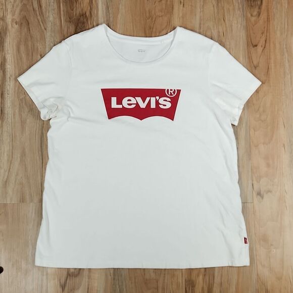🔸️Levi's White w/Red Logo Short Sleeve Top XLarge - Picture 2 of 9